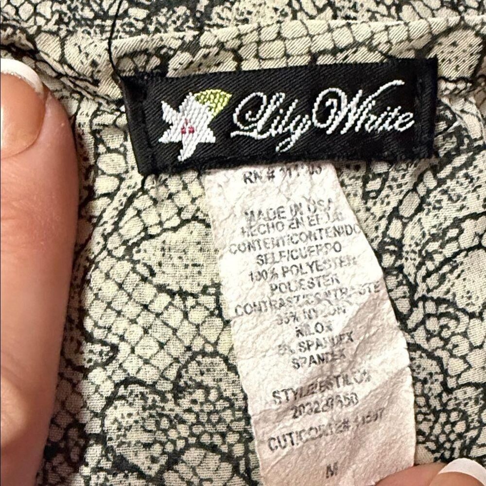 Lilly White Women's Black and White top - Picture 2 of 3
